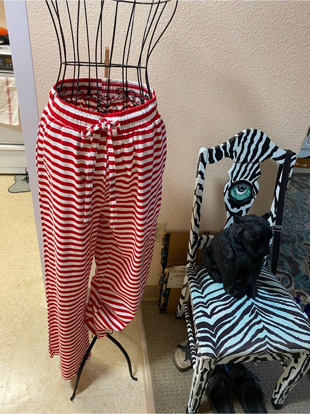 Red & White Striped Women's Two-Piece Pantsuit - Picture 12 of 12
